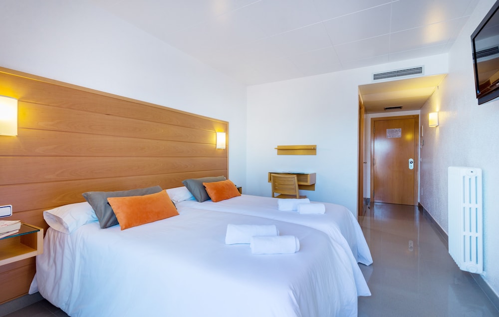Hotel Les Illes 8/50