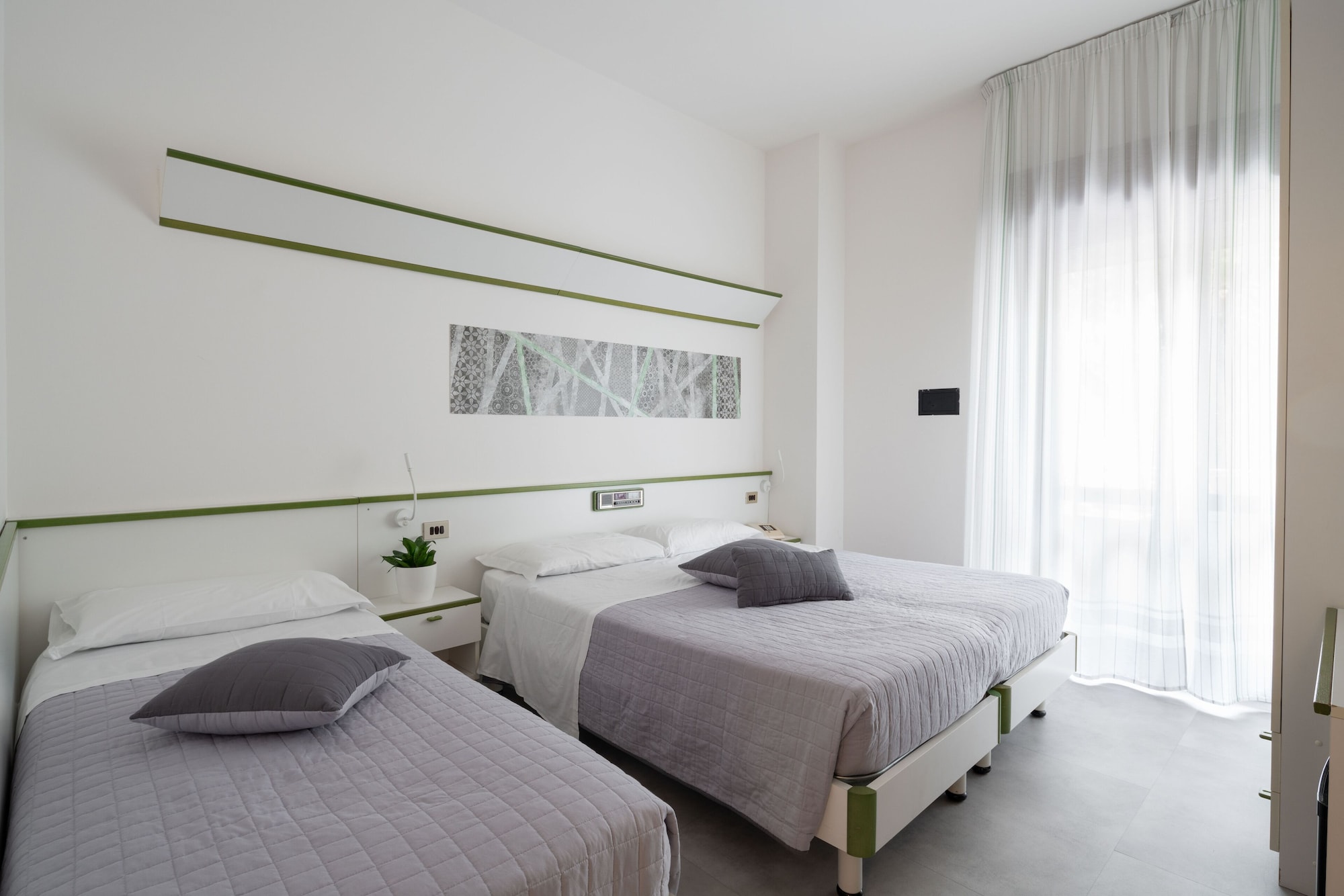 DESIGN, TRIPLE, MULTIPLE BEDS, CITY VIEW, BALCONY