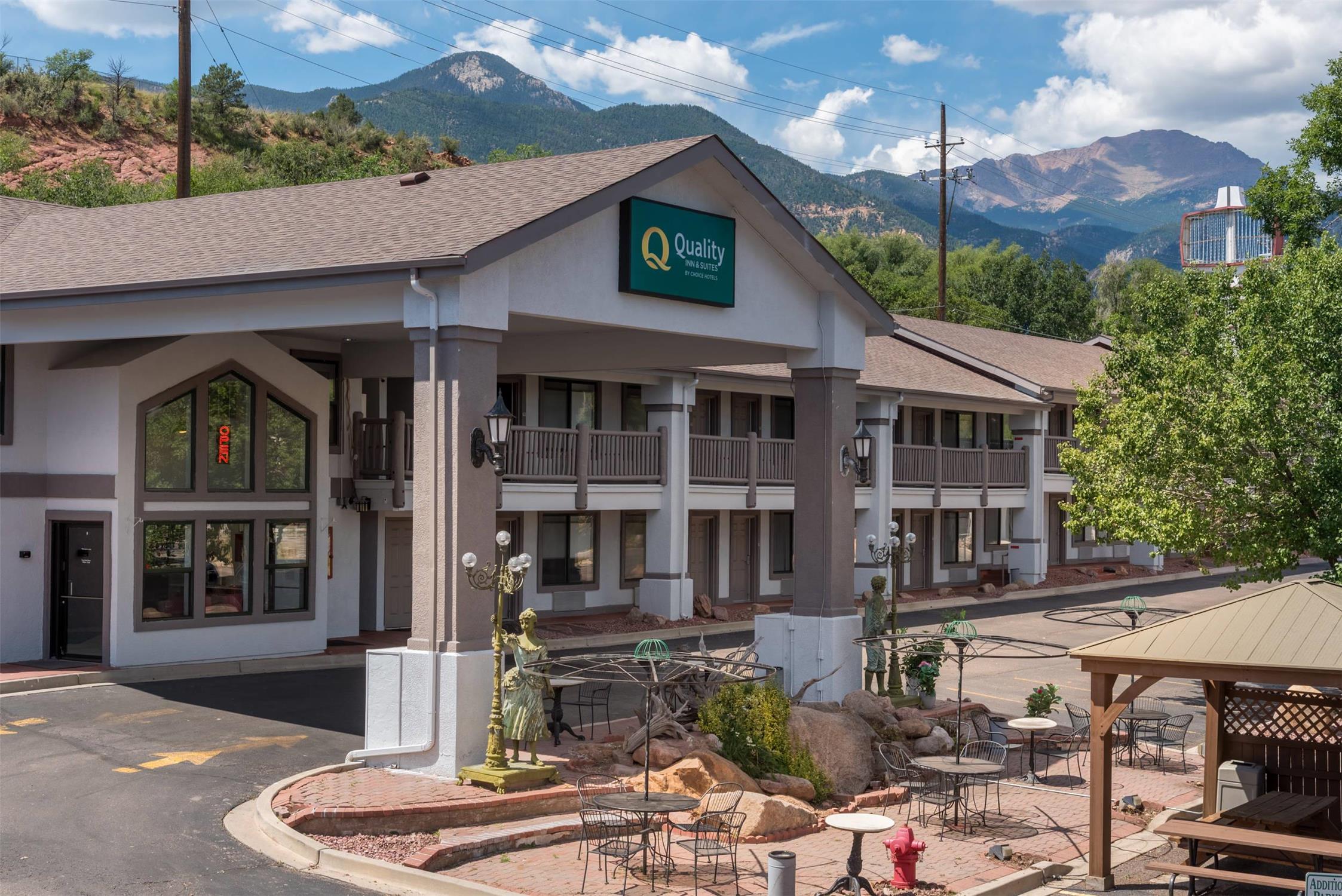 Quality Inn & Suites Manitou Springs at Pikes Peak / Garden of the Gods 3/32