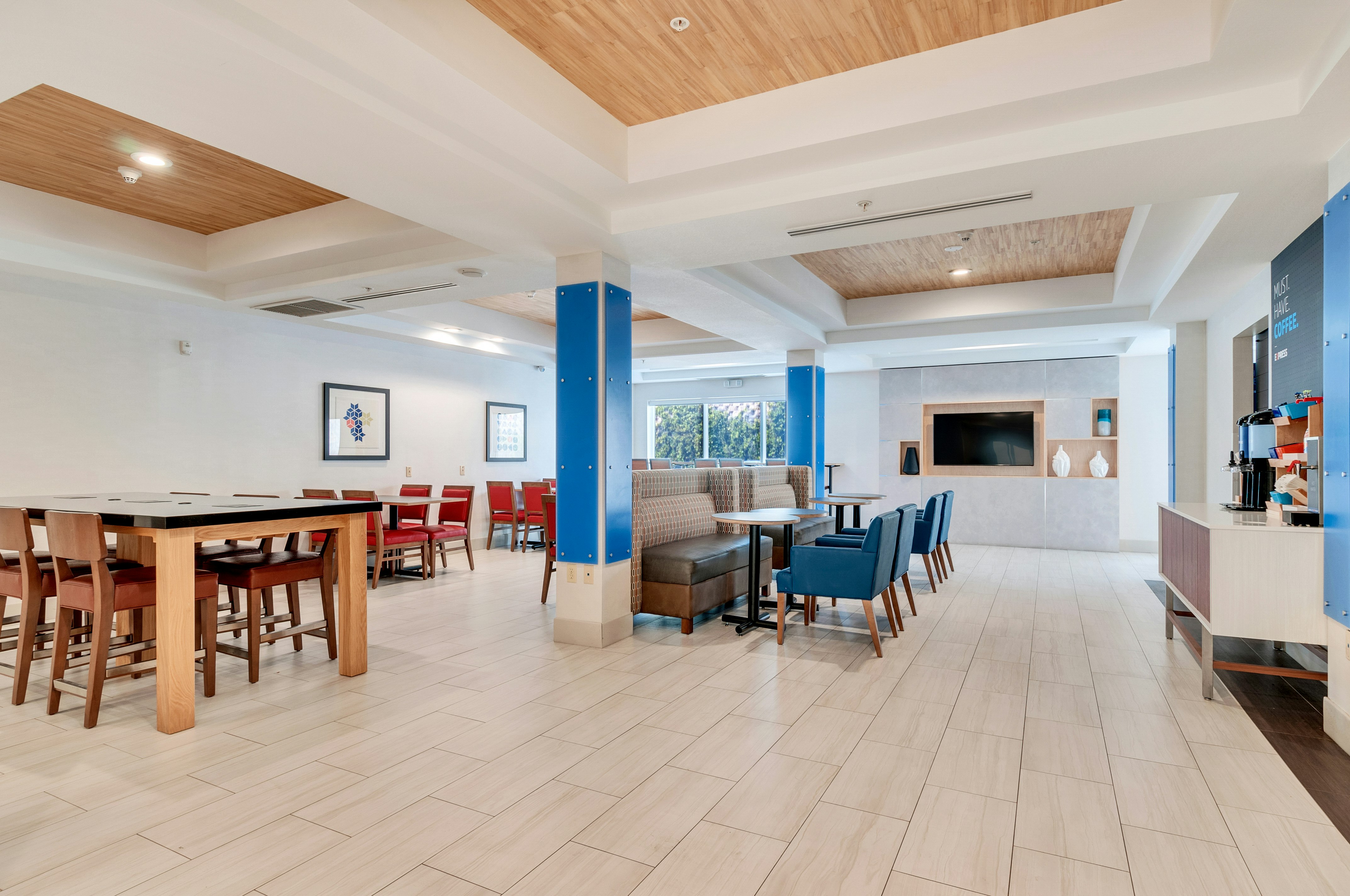 Holiday Inn Express Hotel And Suites Lake Elsinore 48/61