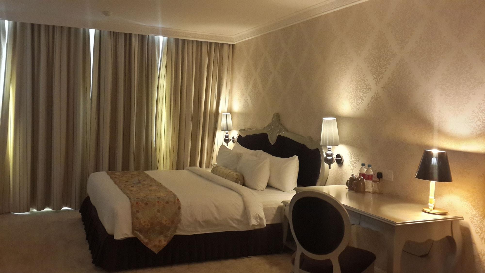 RC Hotel 15/34