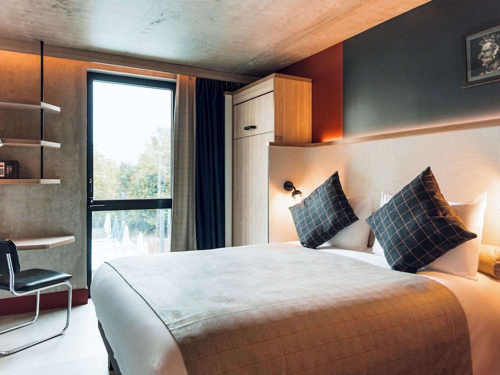 STANDARD, DOUBLE AND TWIN BEDS