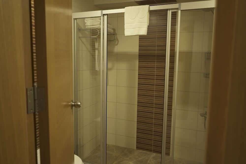 Sirma Hotel 50/50