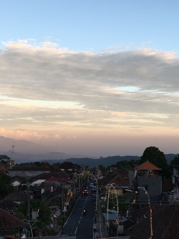 Meme Surung Homestay 63/66