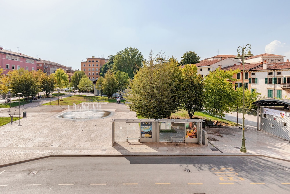 Truly Verona 62/69