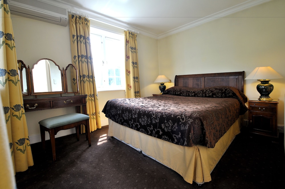 French Horn Hotel 3/49