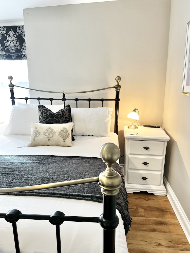 Devon House Guest House 24/50