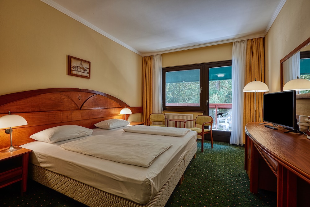 HOTEL LOVER 16/55