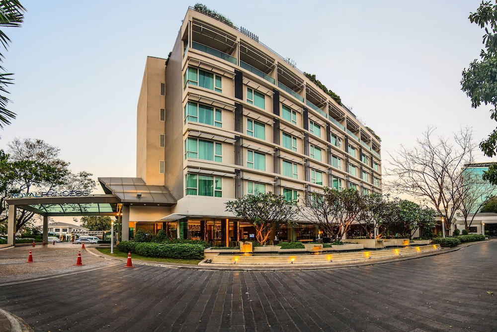 Royal Princess Larn Luang Bangkok Hotel in BANGKOK