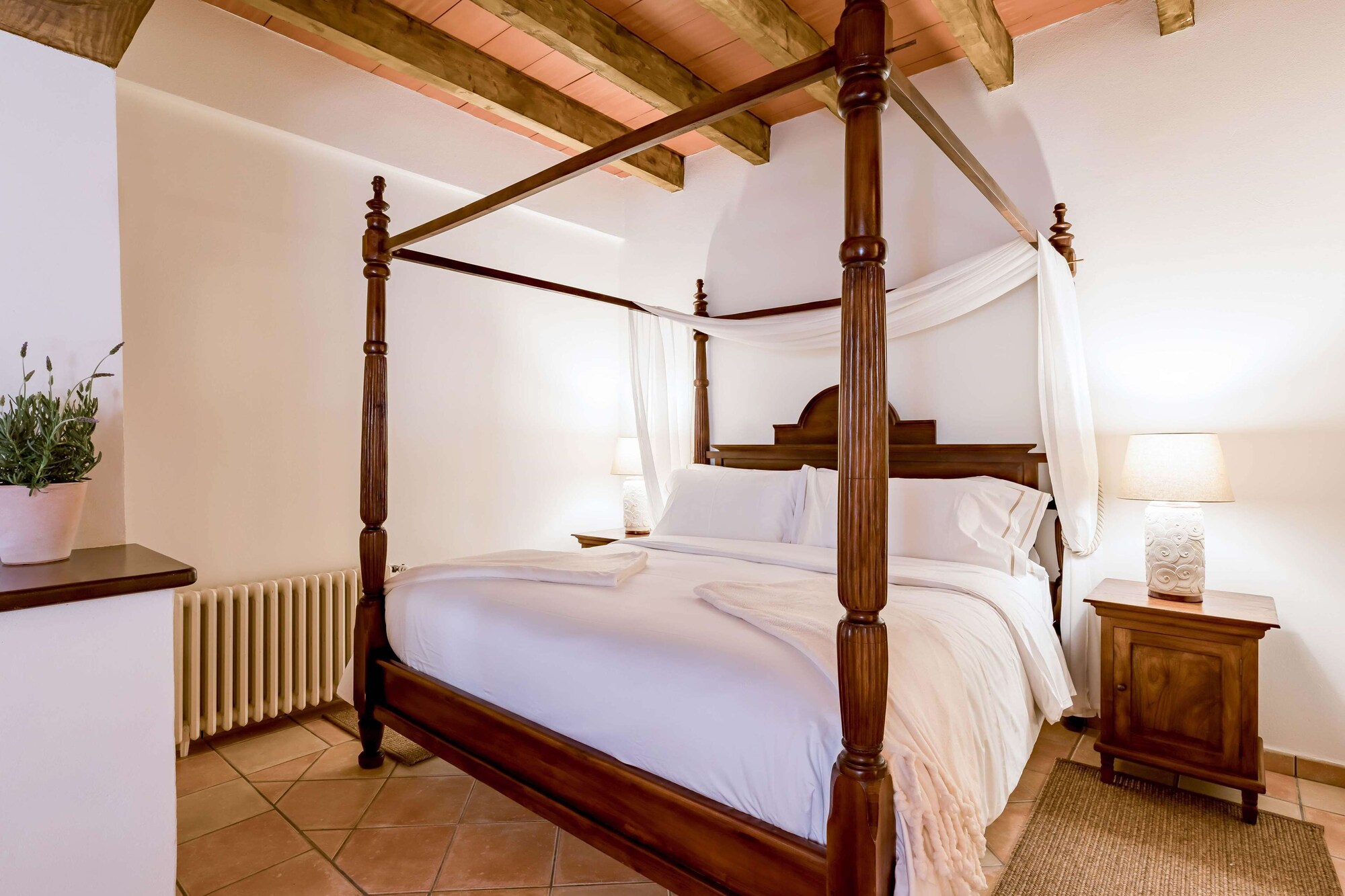 Style, Queen Bed