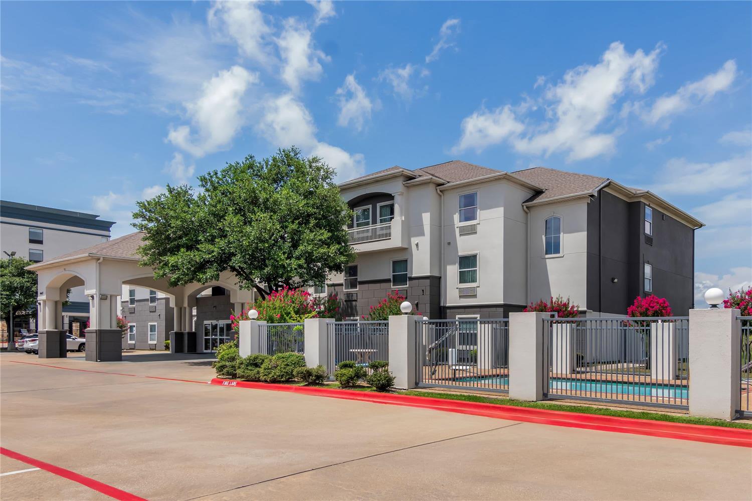 Super 8 by Wyndham Fort Worth Stockyards 27/30