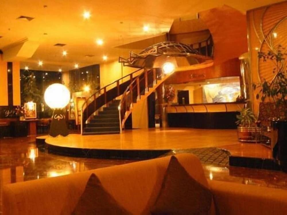 Hotel Oval Surabaya 6/28
