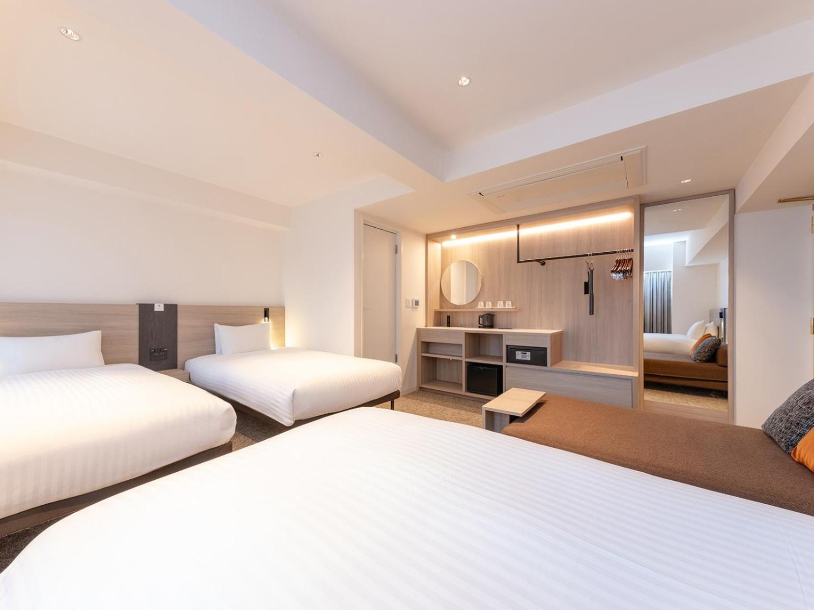 Deluxe Triple