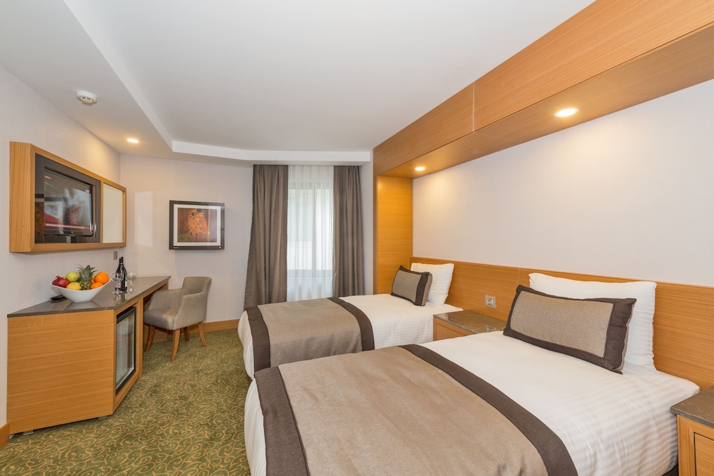 Bisetun Hotel 10/31