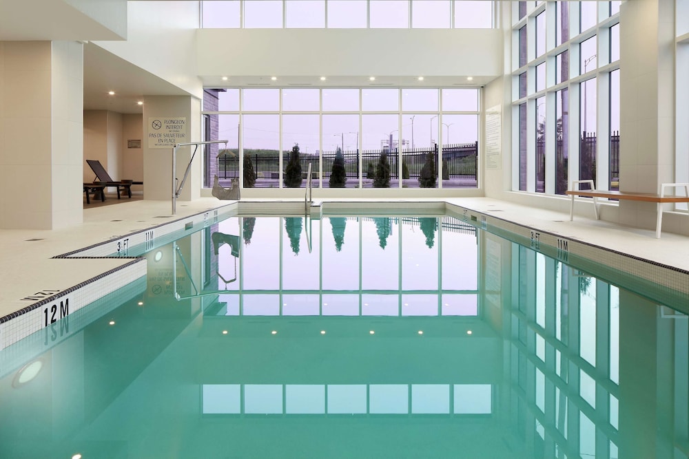 Doubletree by Hilton Montreal Airport 21/44