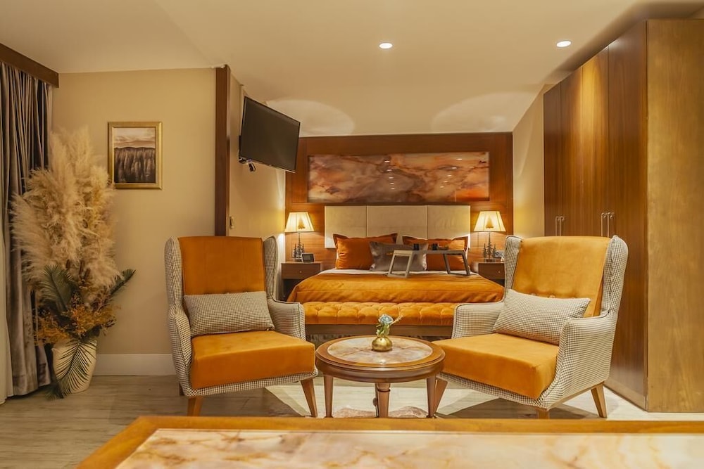 Lord Morgan Exclusive Design & Cihangir 33/55
