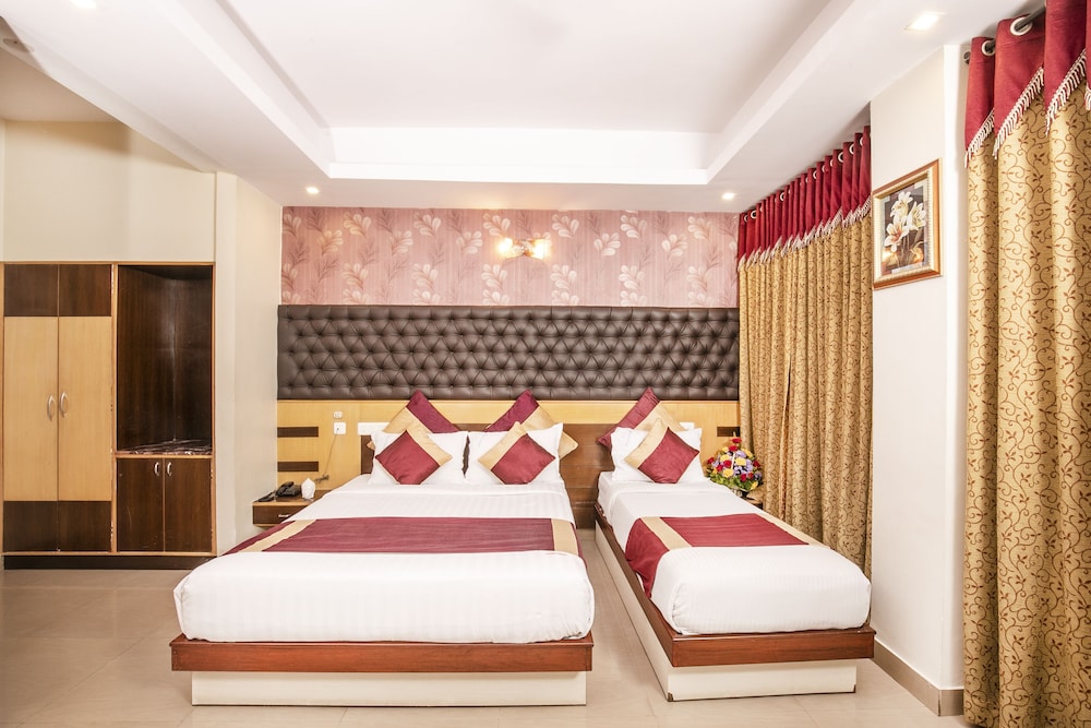 AISHWARYA RESIDENCY 30/70