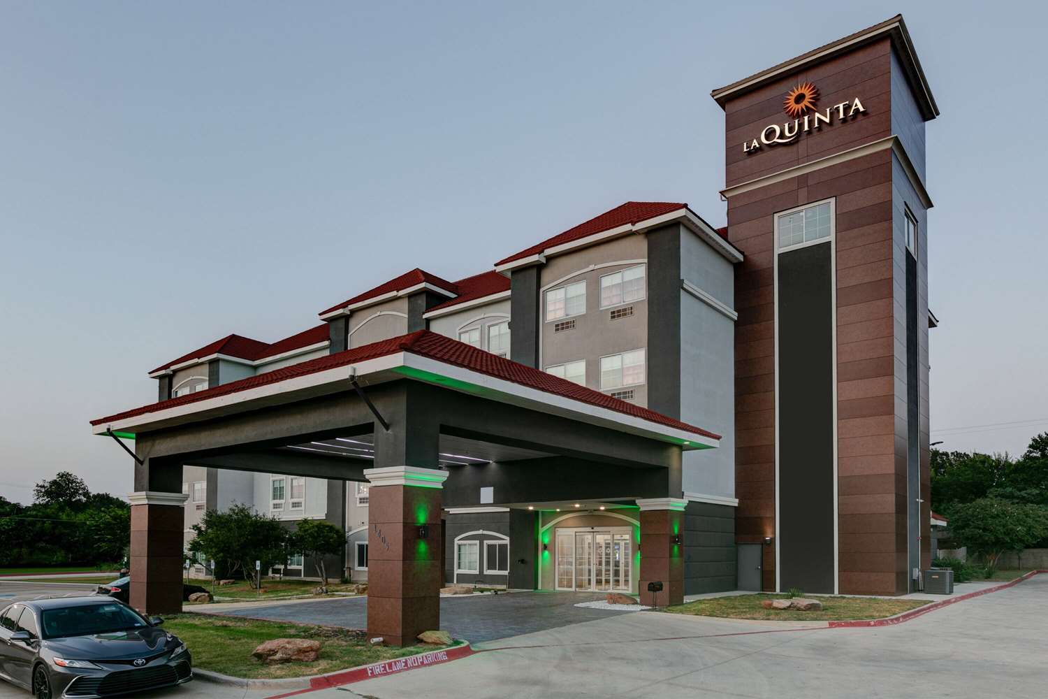 La Quinta Inn & Suites by Wyndham Decatur 2/46