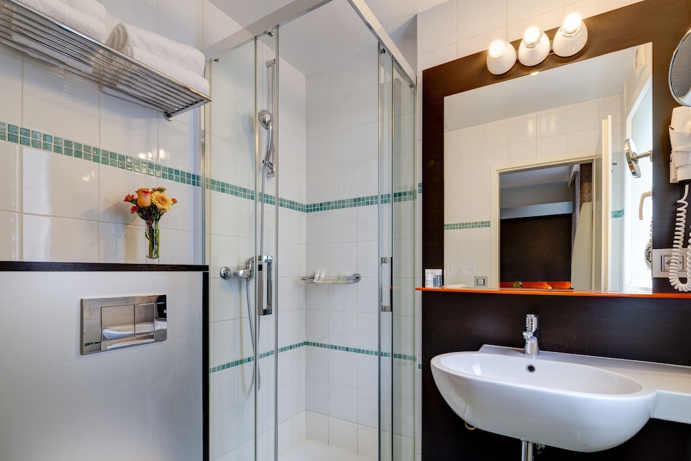 Design Hotel F6 16/44