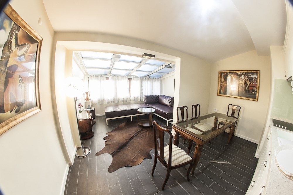 Villa Pera Suite Hotel 45/81