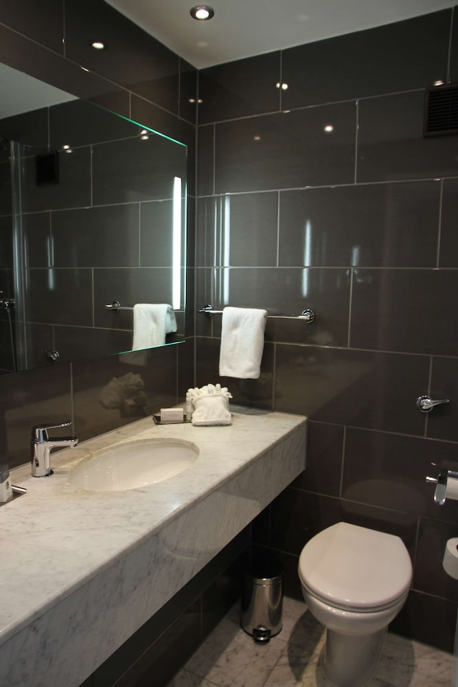 Doubletree By Hilton Hotel Bristol City Centre Ex Ramada Bristol City 14/82