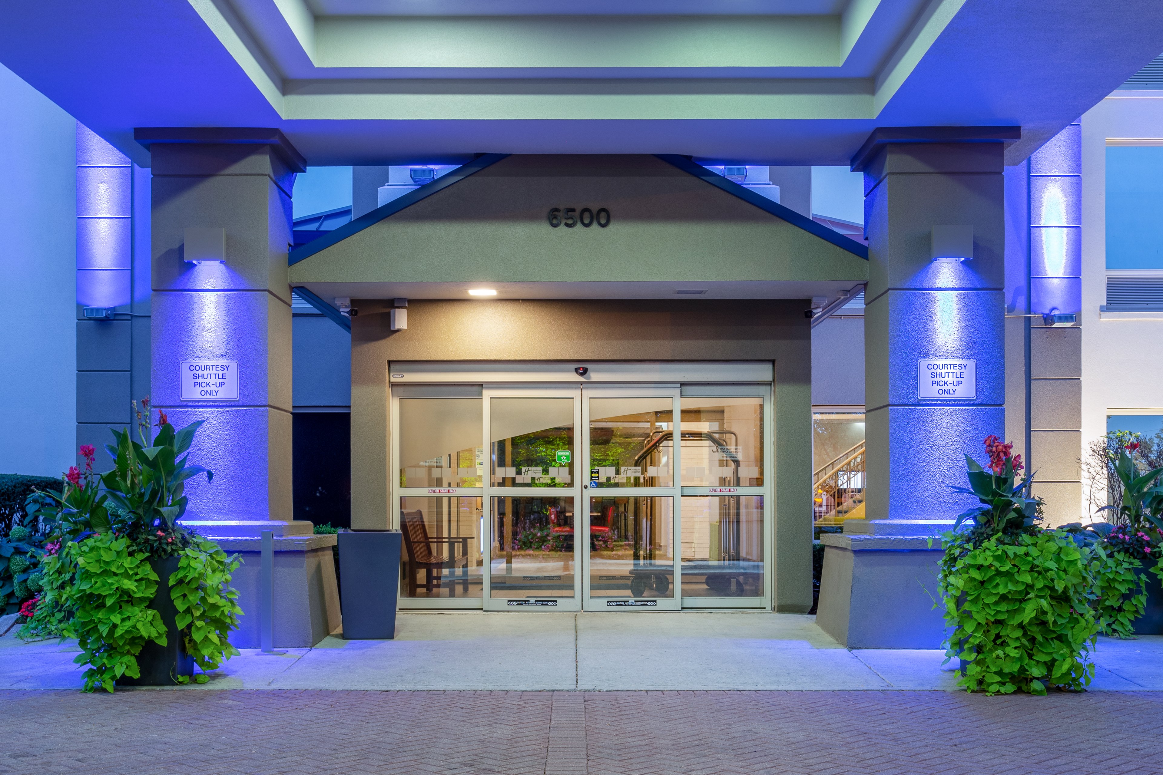 Holiday Inn Express Hotel & Suites Chicago-Midway Airport 2/50