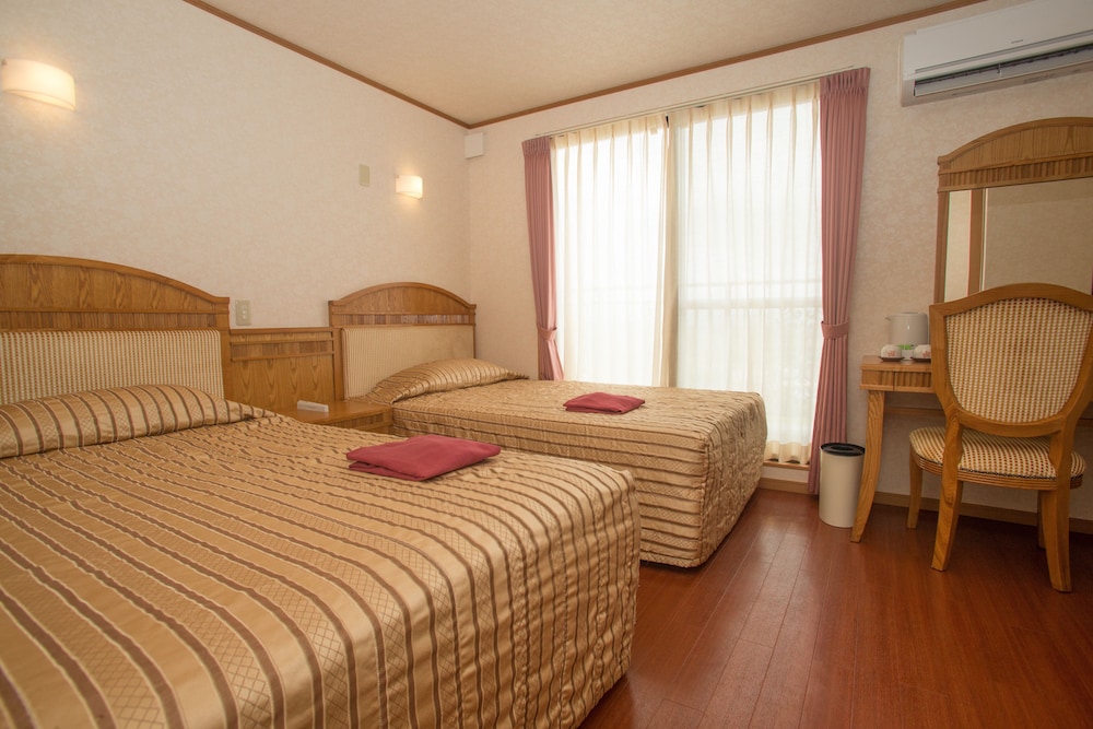 Hotel Castle Village Miyakojima (ex. Miyakojima Onsen Hotel) 14/37