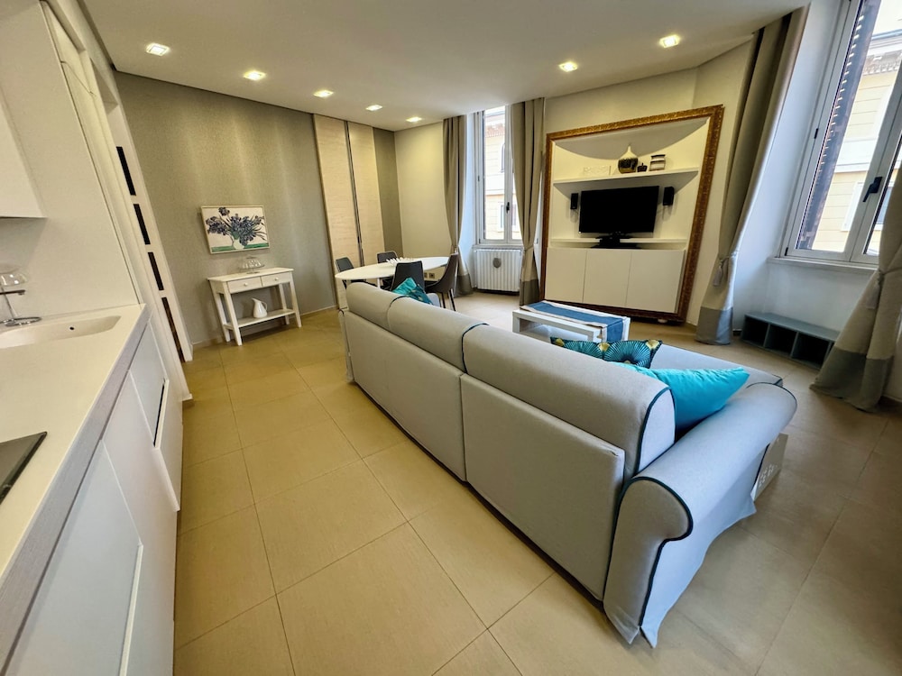 Interno 5 B&B 10/36