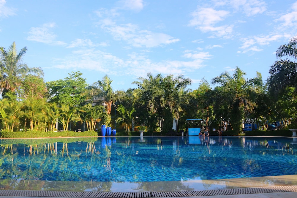 FLC LUXURY RESORT VINH PHUC 65/70