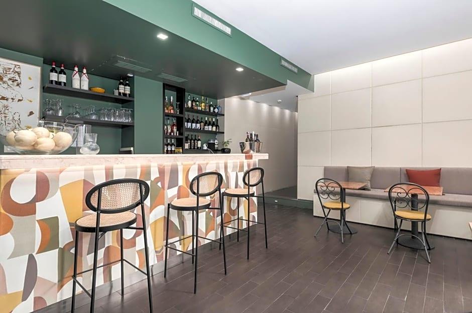 Hotel Valeri 36/50