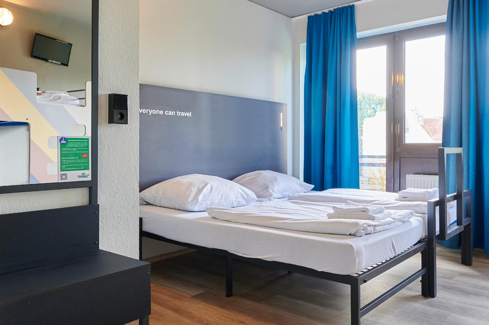 Mixed Dorm, Shared, 6 Beds