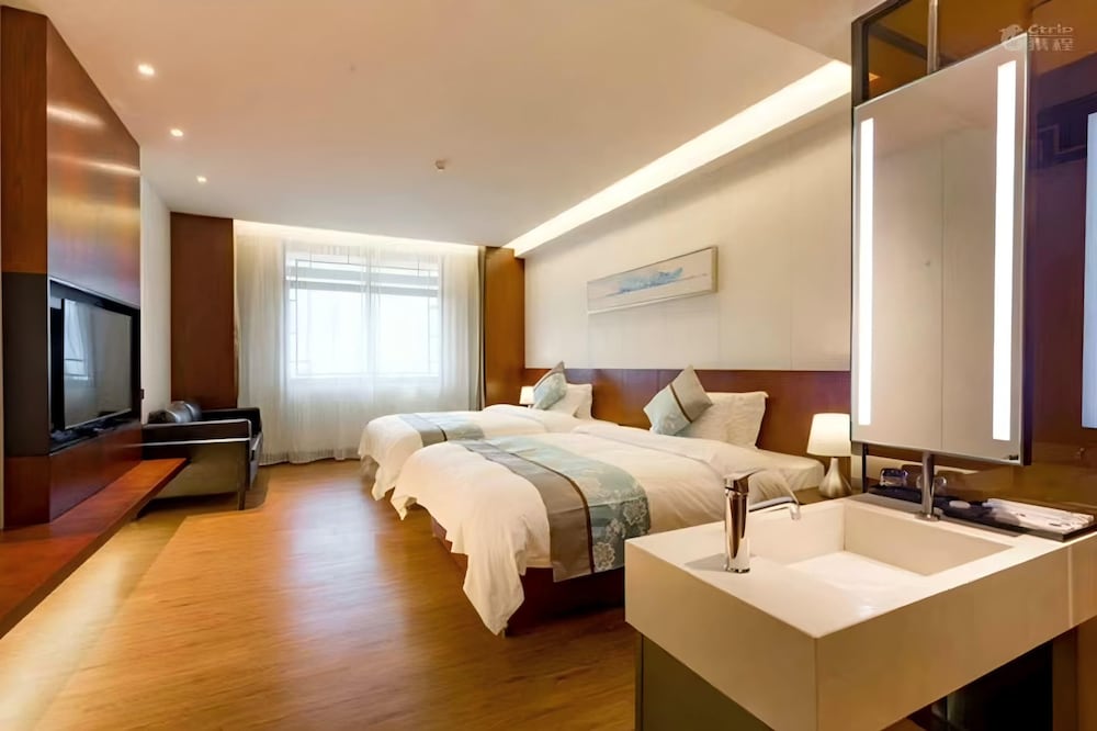 Standard, 2 Queen Beds
