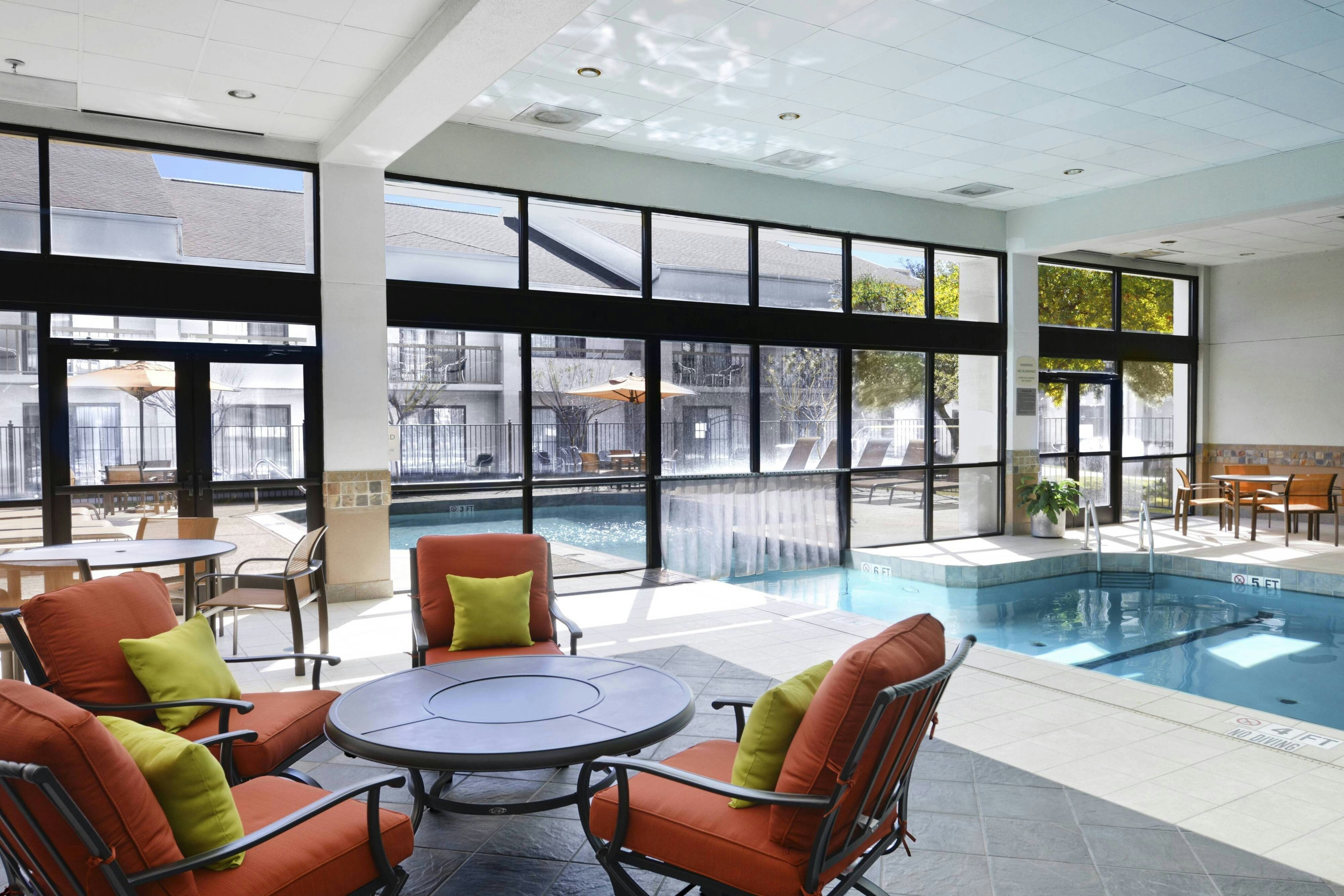Courtyard By Marriott Dallas Arlington Entertainment Dist 2/5