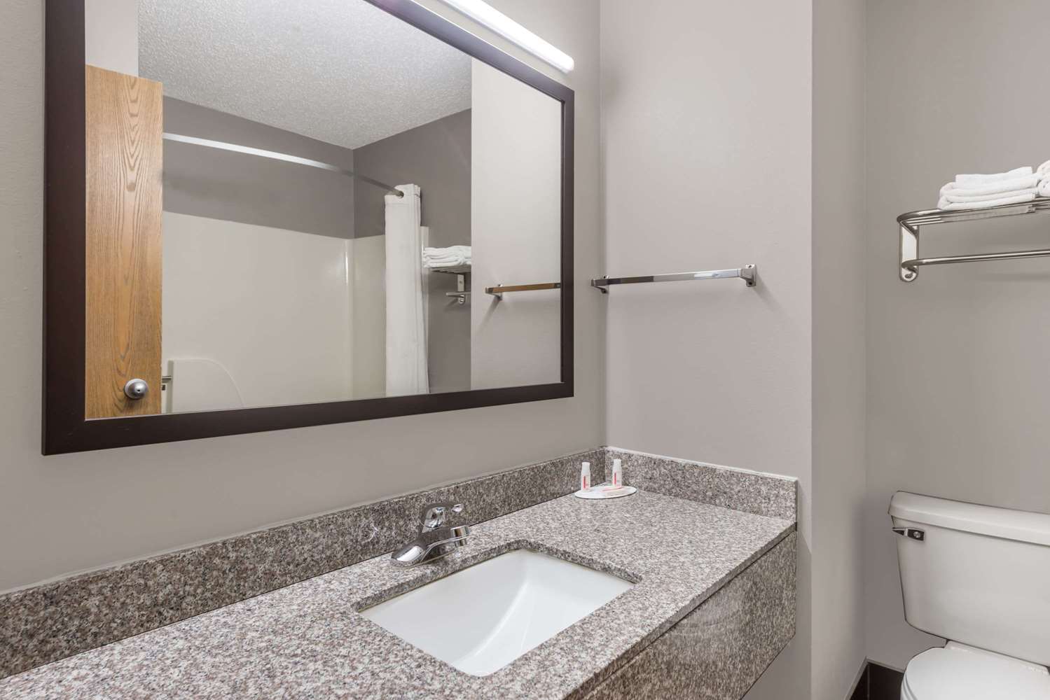 Super 8 by Wyndham West Plains 19/20