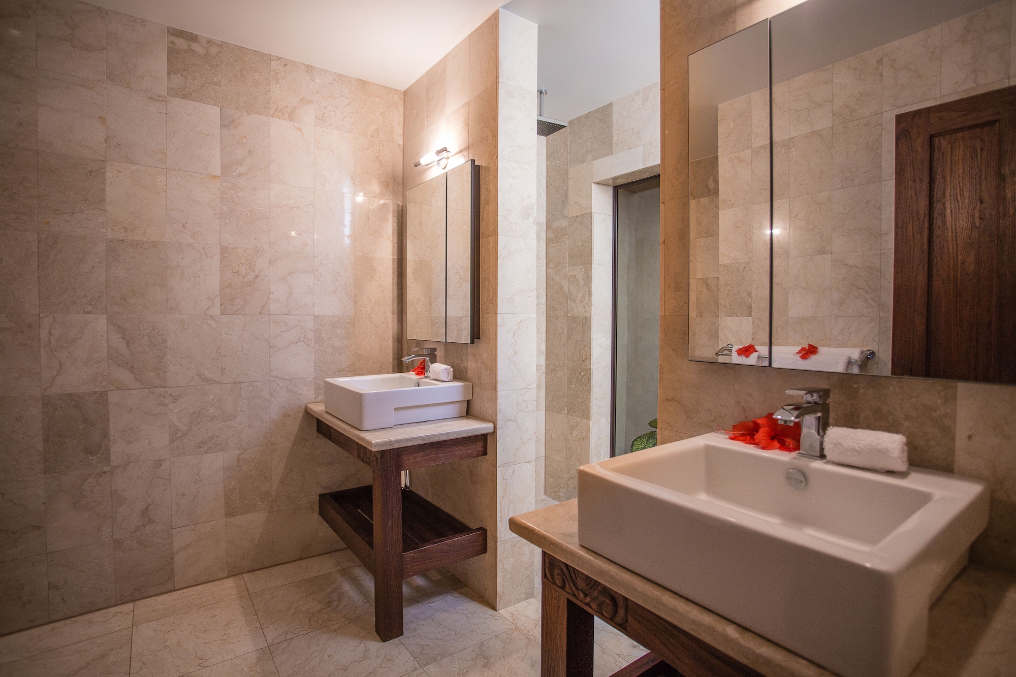 SUITE, VILLA, BEACH FRONT