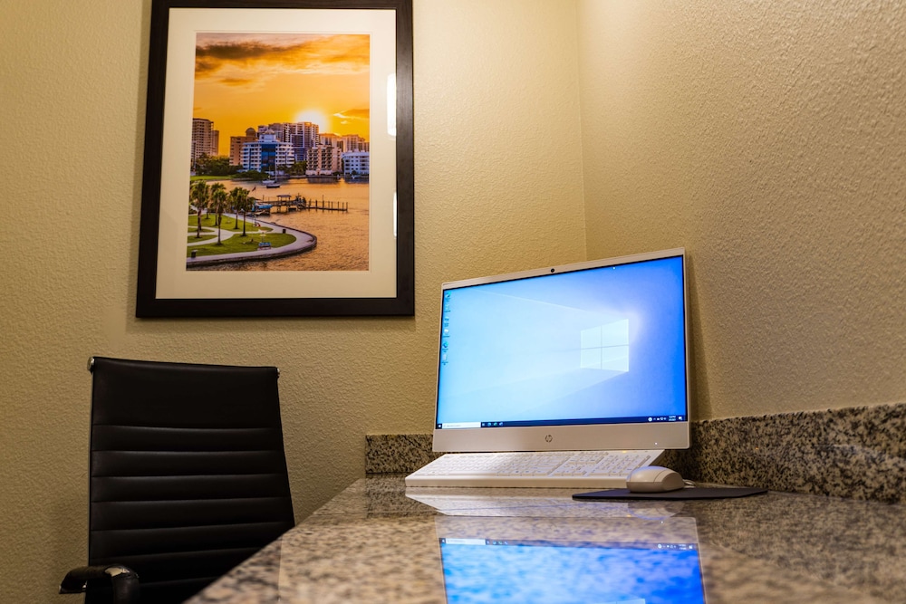 Coral Pointe Sarasota, an Ascend Collection Hotel 20/37