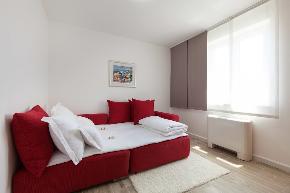 Pharia Aparthotel 23/61