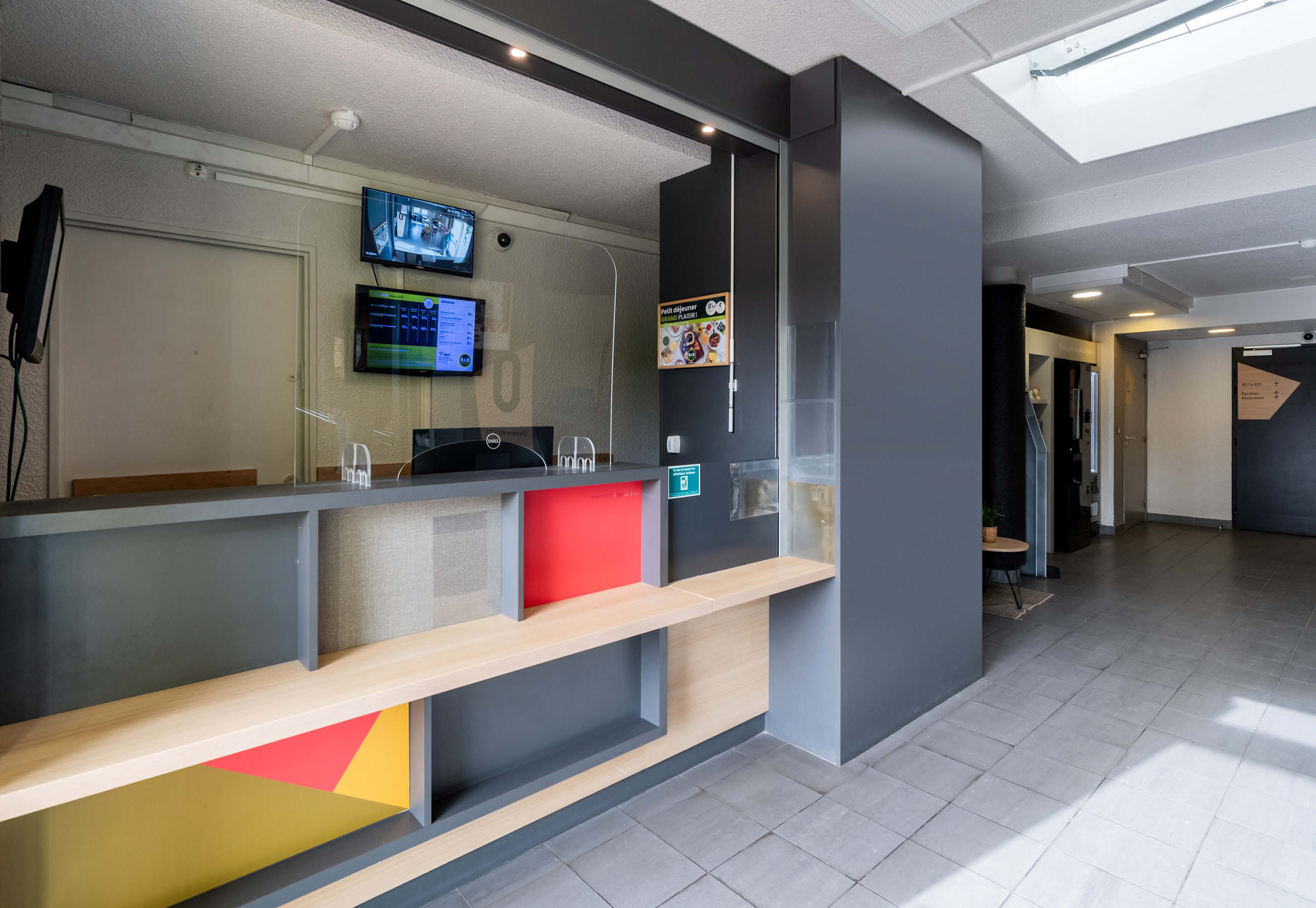 Lobby at B&B HOTEL Lille Lezennes Grand Stade, LEZENNES