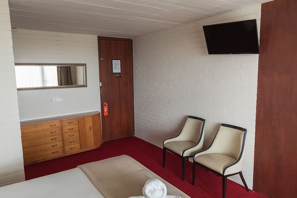 INDIAN OCEAN HOTEL 39/55