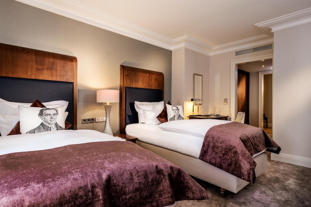 Hommage, Deluxe, Suite, Double and Twin Beds