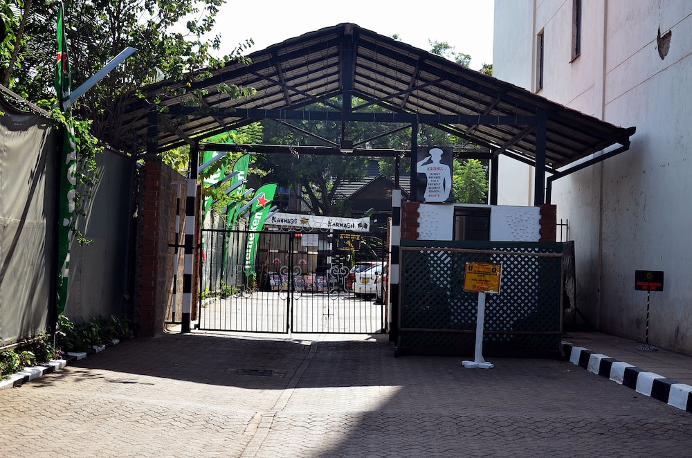 Parklands Shade Hotel 31/41