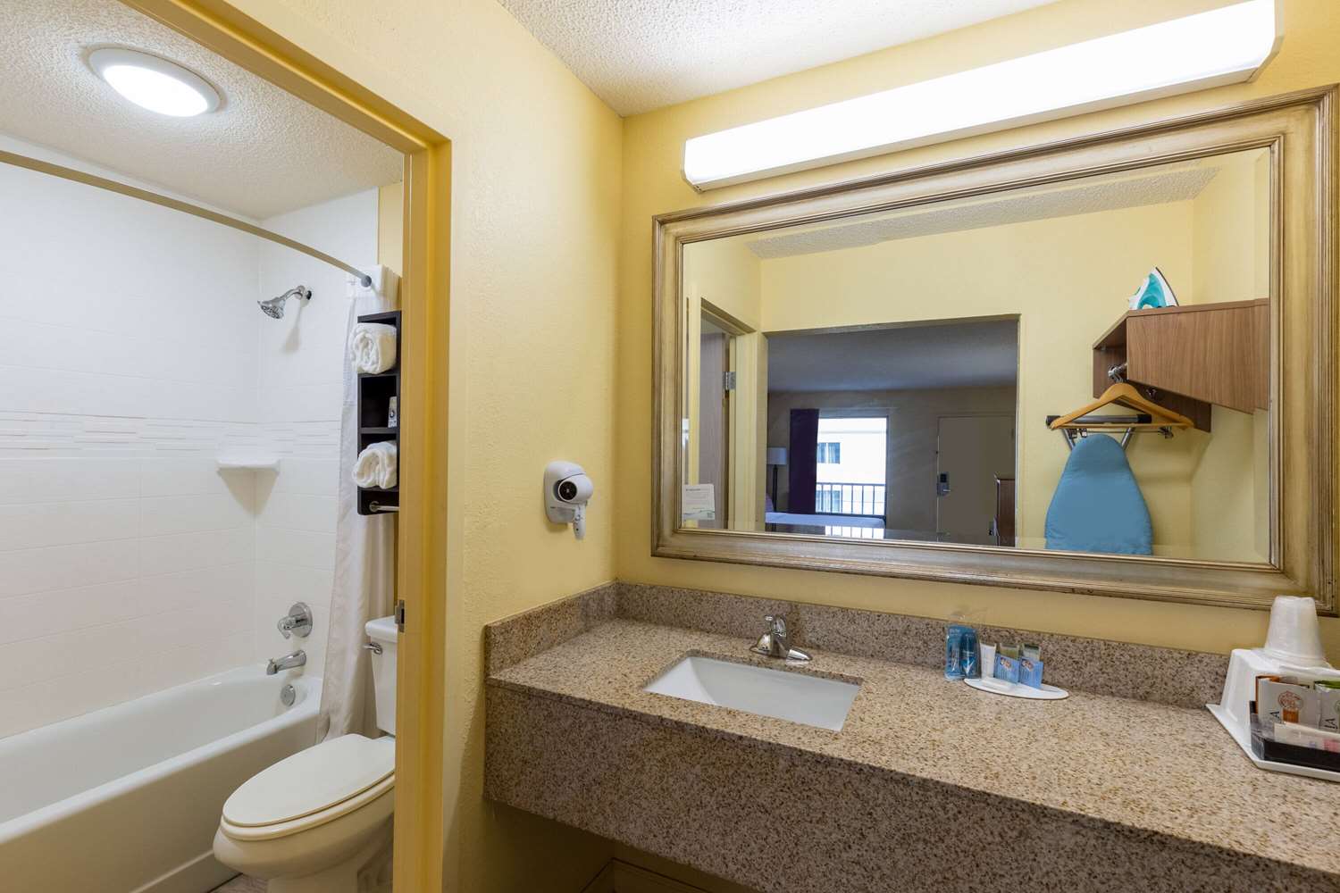 Days Inn by Wyndham Florence/I-95 North 38/42