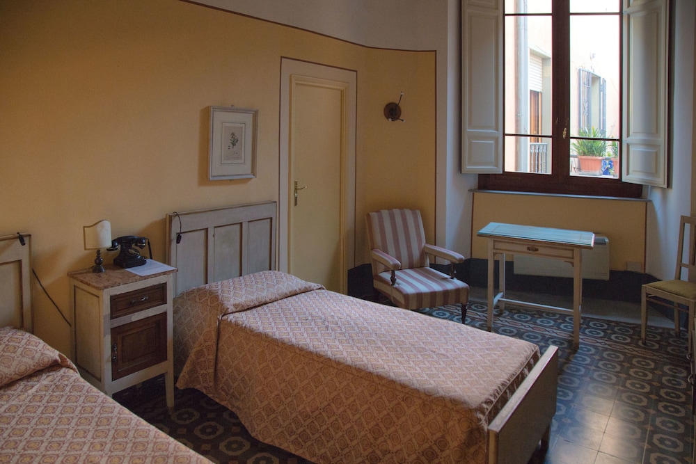 Royal Victoria Hotel Pisa 23/73