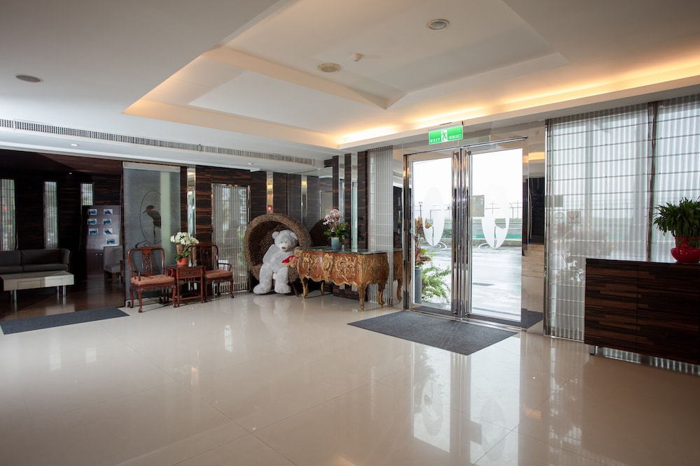See S Revert Hotel 10/53