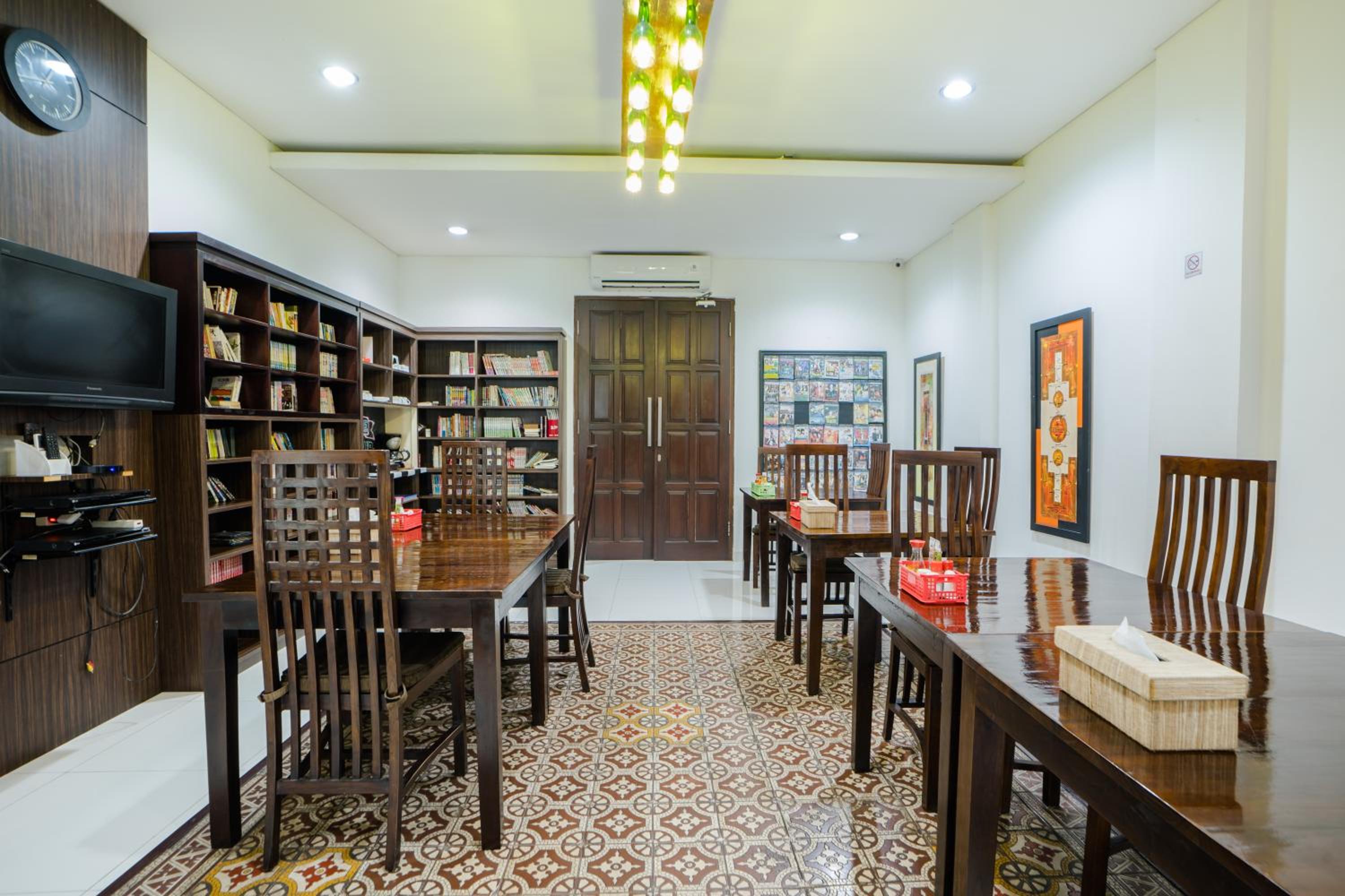 Jambuluwuk Heritage Menteng Suites 33/36