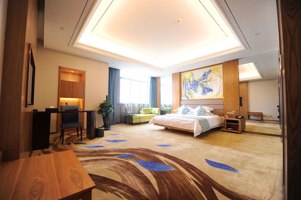 Ramada by Wyndham Taixing 13/31