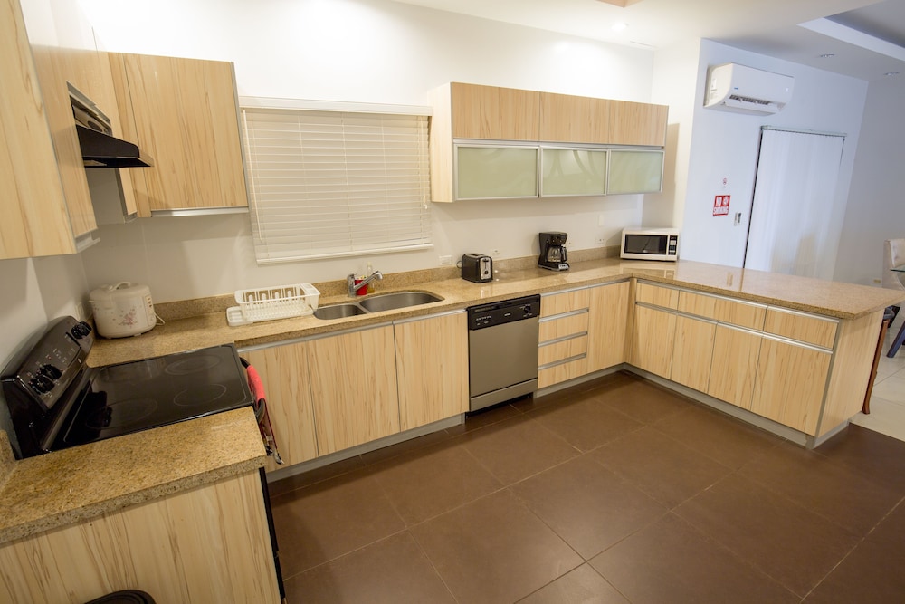 Tumon Bel-Air Serviced Residence 16/64