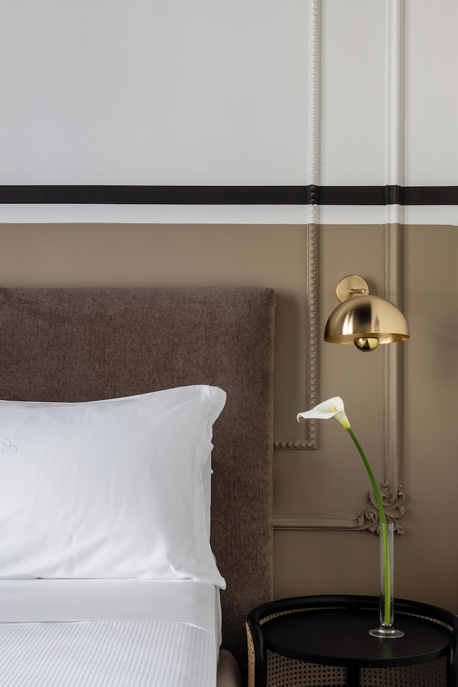 Continentale Hotel 33/66