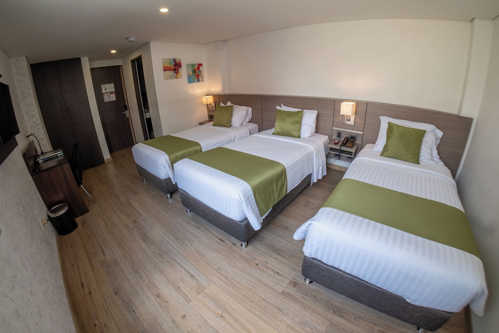 Hotel Grand Plaza Corferias 9/24