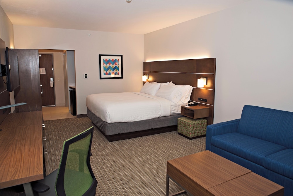 Suite, King Bed, Sofa